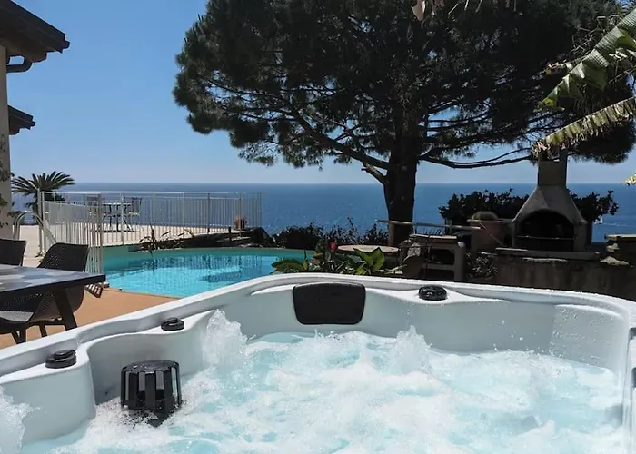 Con Piscina Su Terrazza Vista Mare Sanremo