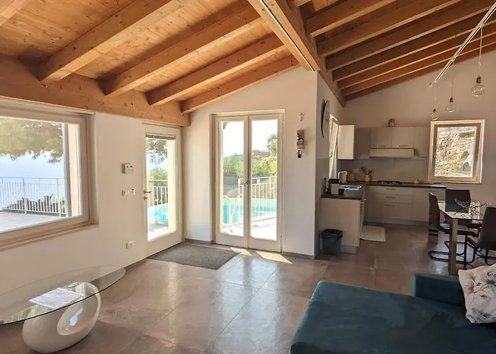 Apartmán Con Piscina Su Terrazza Vista Mare