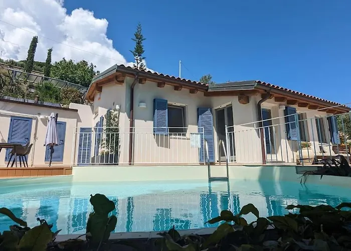 Apartmán Con Piscina Su Terrazza Vista Mare *